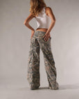 Low Waist Camo Cargo Pants for Women – Relaxed Fit Wide Legs, Trendy Urban Style