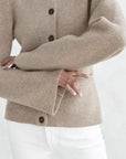 Elegant Women's Cardigan Sweater in Soft Fabric – Versatile Long White Cardigan for Layering