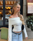 Off-Shoulder Women's Sweater in Soft Breathable Fabric – Relaxed Fit Casual Top for Effortless Style