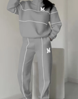 Oversized Tracksuit Set with High-Neck Sweater and Elastic Waist Pants – Comfortable and Trendy Casual Wear
