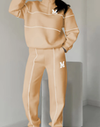 Oversized Tracksuit Set with High-Neck Sweater and Elastic Waist Pants – Comfortable and Trendy Casual Wear