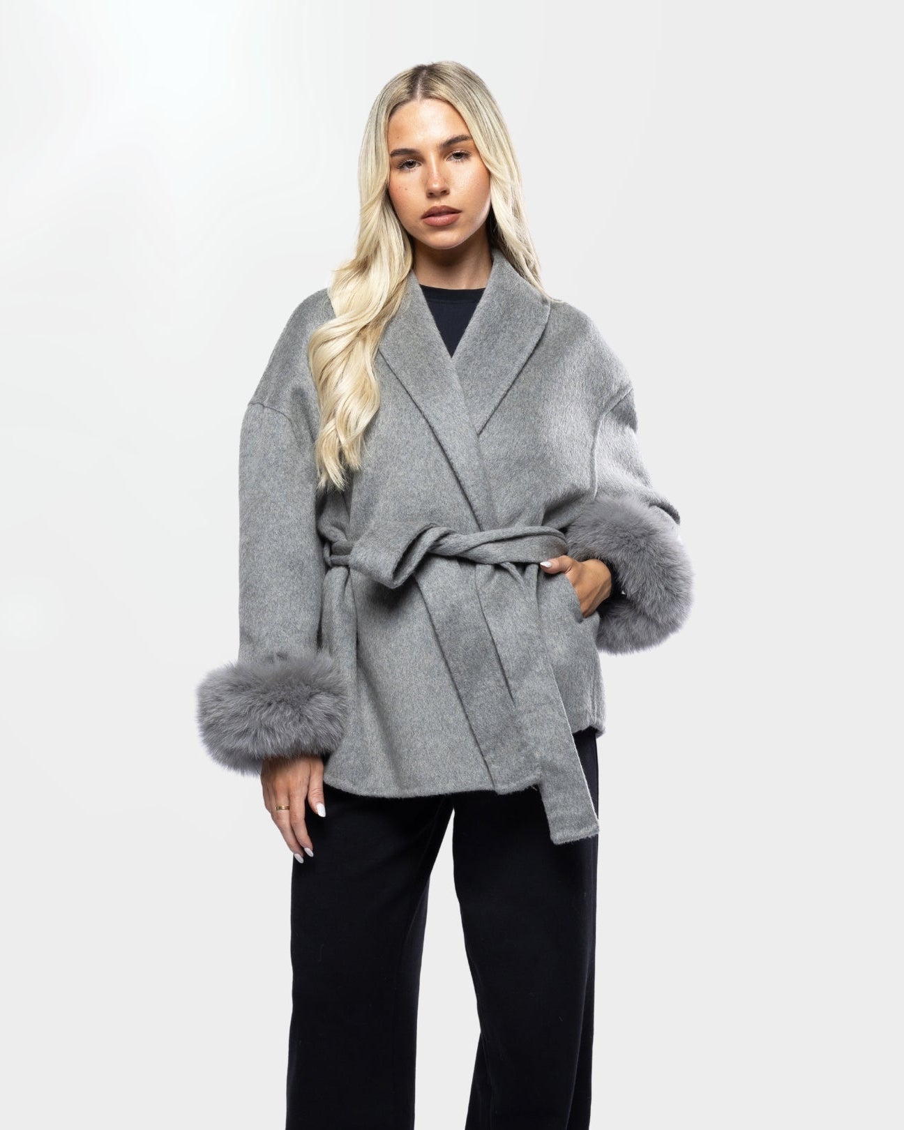 Variant image for Luxurious Winter Coat for Women with Faux Fur Details – Elegant and Warm Outerwear-6