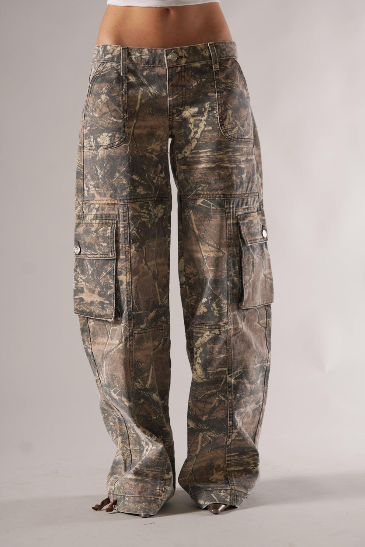 Variant image for Low Waist Camo Cargo Pants for Women – Relaxed Fit Wide Legs, Trendy Urban Style-1