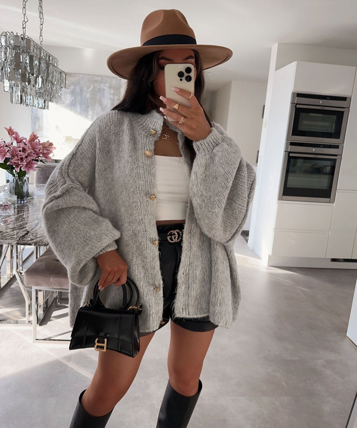 Variant image for Oversized Cardigan Sweater for Women with Gold Details – Soft, Cozy Layering Piece in Trendy Autumn Colors-10