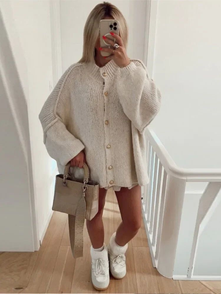 Variant image for Oversized Cardigan Sweater for Women with Gold Details – Soft, Cozy Layering Piece in Trendy Autumn Colors-1